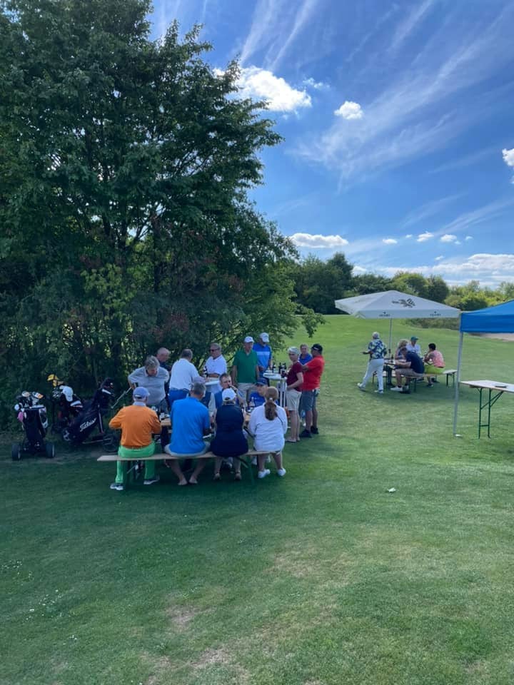 Stärkung beim Brückenschlagturnier im Golfclub St. Lorenz